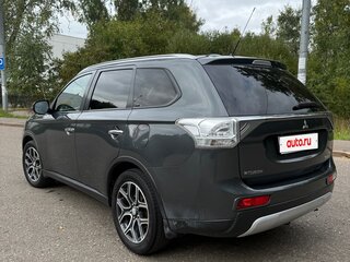 2014 Mitsubishi Outlander III Рестайлинг, серебристый, 1650000 рублей, вид 5