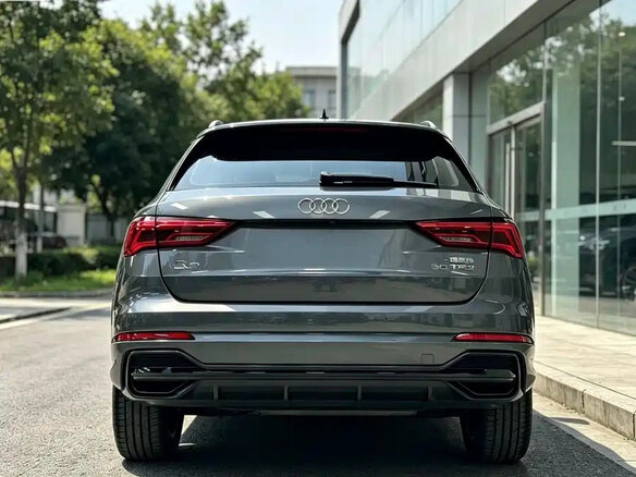 2022 Audi Q3 35 TFSI II (F3), серый, 1860000 рублей - вид 4