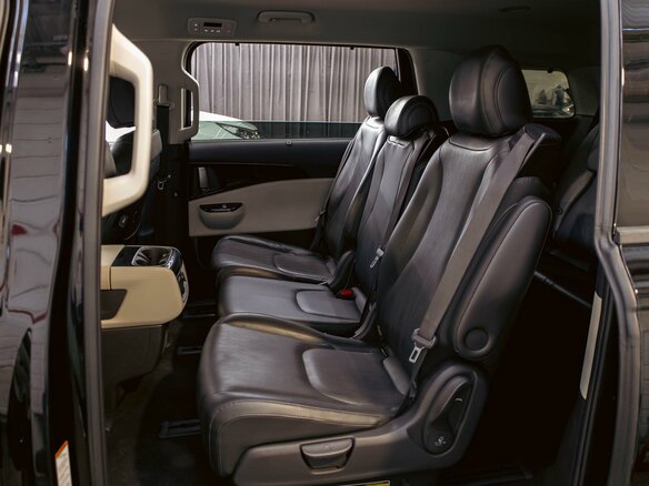 2021 Kia Carnival IV, чёрный, 2995000 рублей - вид 17