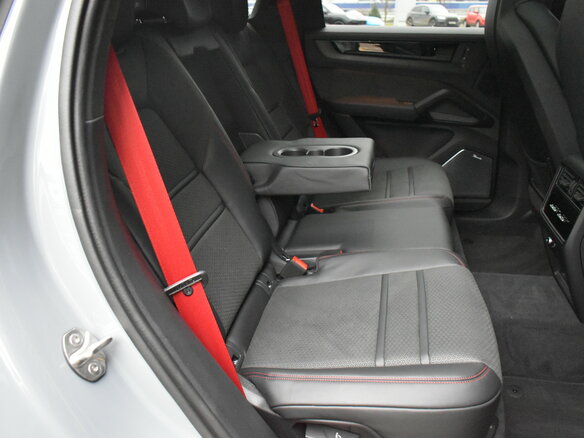 2025 Porsche Cayenne GTS III Рестайлинг, серый, 23999000 рублей - вид 18