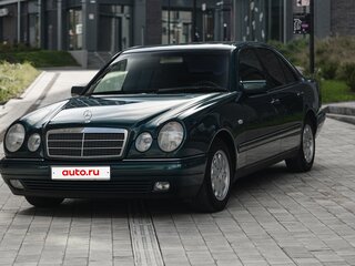 1997 Mercedes-Benz E-Класс 230 II (W210, S210), зелёный, 835000 рублей, вид 3