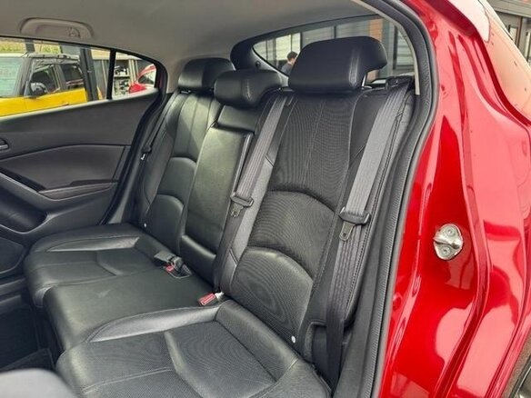 2018 Mazda Axela III Рестайлинг, красный, 1180000 рублей - вид 12