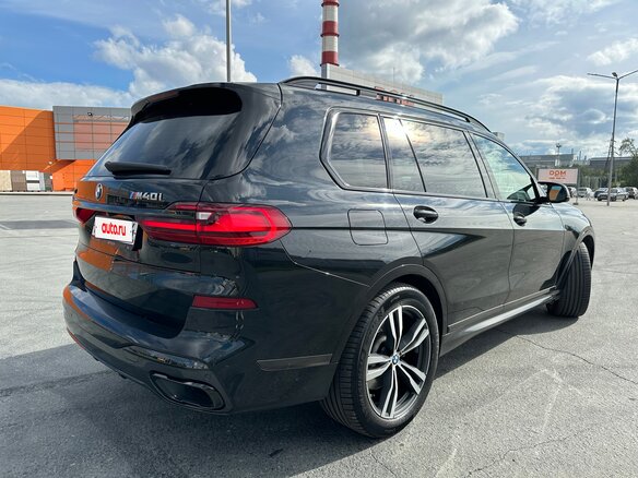 2020 BMW X7 40i I (G07), чёрный, 8700000 рублей - вид 3