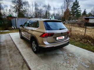 2020 Volkswagen Tiguan II Рестайлинг, бежевый, 3150000 рублей, вид 4