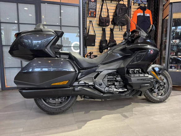 2022 Honda GL 1800 Gold Wing, чёрный, 3250000 рублей - вид 1