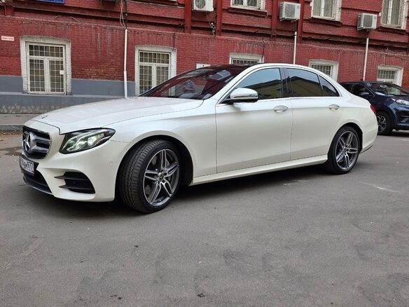 2017 Mercedes-Benz E-Класс 400 V (W213, S213, C238), белый - вид 2