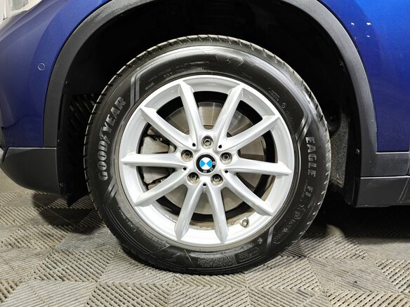 2018 BMW X1 20i xDrive II (F48), синий, 2457000 рублей - вид 6