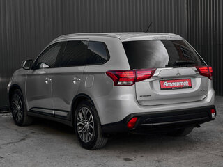 2016 Mitsubishi Outlander III Рестайлинг 2, серебристый, 1999000 рублей, вид 4