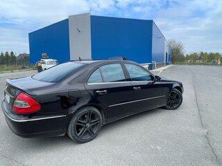 2007 Mercedes-Benz E-Класс 350 III (W211, S211) Рестайлинг, чёрный, 650000 рублей, вид 3