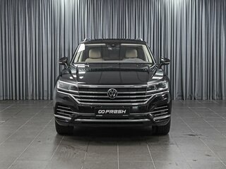 2022 Volkswagen Touareg III, чёрный, 6399000 рублей, вид 3