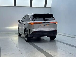 2025 Toyota bZ3X 58.3 kWh, серебристый, 2688011 рублей, вид 4