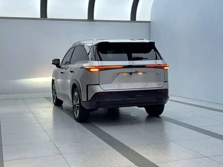 2025 Toyota bZ3X 58.3 kWh, серебристый, 2688011 рублей, вид 4