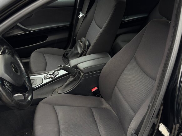 2009 BMW 3 серии 318d V (E90/E91/E92/E93) Рестайлинг, чёрный, 990000 рублей - вид 8
