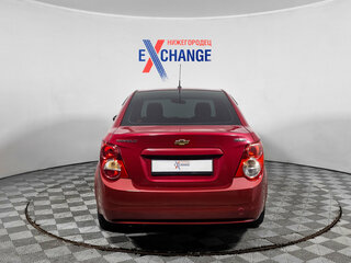 2013 Chevrolet Aveo II, красный, 429000 рублей, вид 5