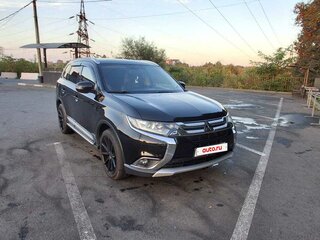 2015 Mitsubishi Outlander III Рестайлинг 2, чёрный, 1600000 рублей, вид 3