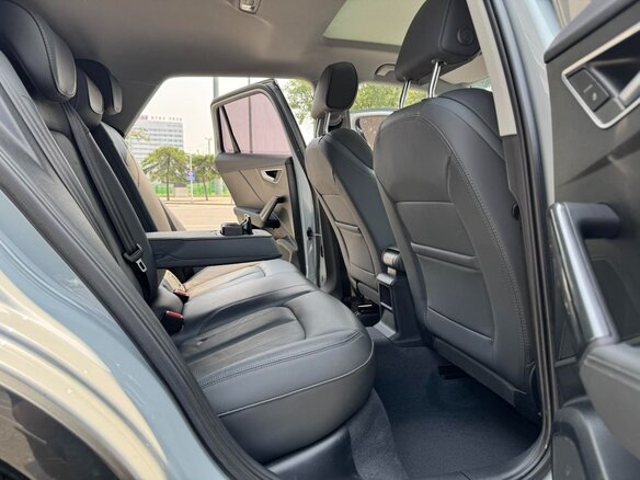 2023 Audi Q2 L 35 TFSI I Рестайлинг, серый, 1770700 рублей - вид 19