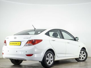 2013 Hyundai Solaris I, белый, 1009000 рублей, вид 4