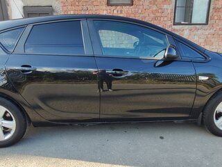 2011 Opel Astra J, чёрный, 545000 рублей, вид 2
