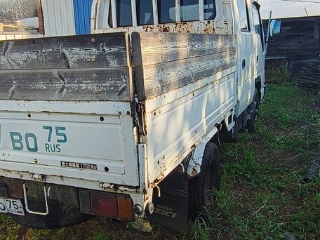 1997 Isuzu Elf (N-series), белый, 880000 рублей, вид 4