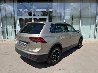 2019 Volkswagen Tiguan II, бежевый, 2390000 рублей, вид 5