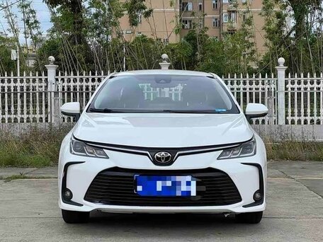 2022 Toyota Corolla XII (E210), белый, 1280000 рублей, вид 1