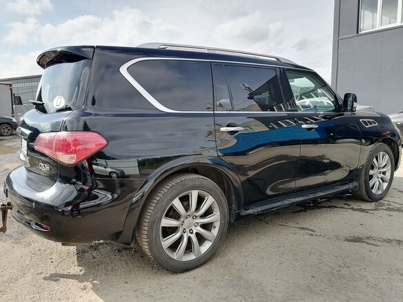 2013 Infiniti QX56 II, чёрный, 1000000 рублей - вид 3