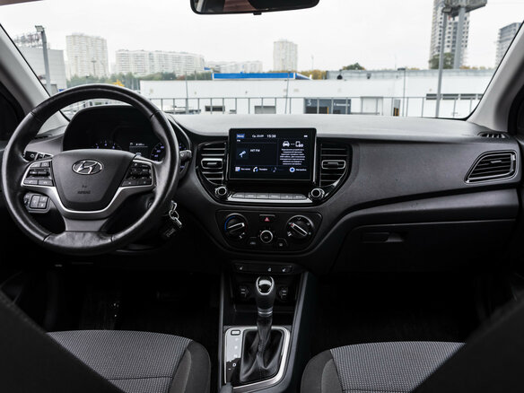 2021 Hyundai Solaris II Рестайлинг, чёрный, 1538000 рублей - вид 11