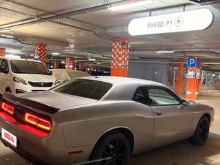 2016 Dodge Challenger III Рестайлинг 2, серый, 2600000 рублей, вид 2