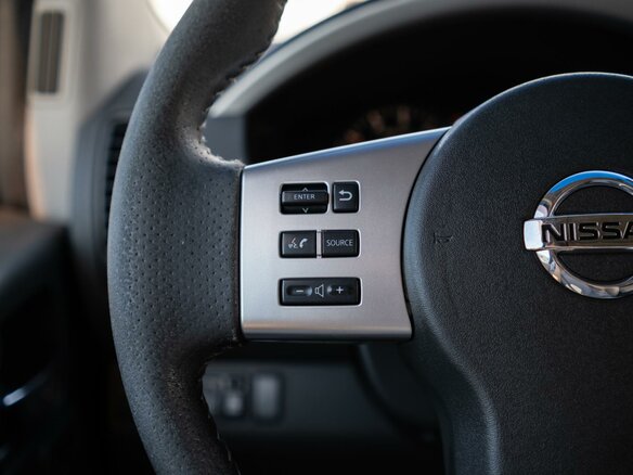 2011 Nissan Pathfinder III Рестайлинг, чёрный - вид 22