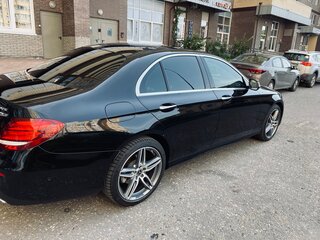 2019 Mercedes-Benz E-Класс 200 V (W213, S213, C238), чёрный, 3950000 рублей, вид 2
