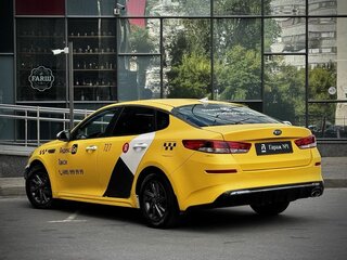2019 Kia Optima IV Рестайлинг, жёлтый, 695000 рублей, вид 4