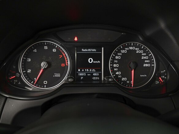 2010 Audi Q5 I (8R), красный - вид 21