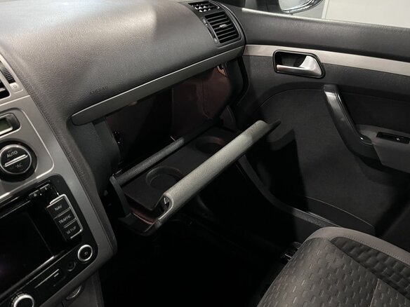 2010 Volkswagen Touran I Рестайлинг, серебристый - вид 26