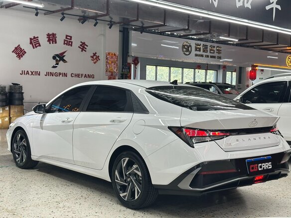 2023 Hyundai Elantra VII (CN7) Рестайлинг, белый, 1550000 рублей - вид 4
