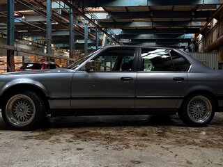 1992 BMW 7 серии 735i II (E32), серый, 1240000 рублей, вид 4