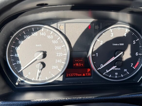 2014 BMW X1 20i I (E84) Рестайлинг, коричневый, 1450000 рублей - вид 10