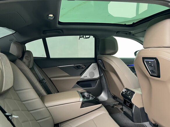 2025 BMW 5 серии Long 530Li xDrive VIII (G60/G61/G68), чёрный, 8400000 рублей - вид 11