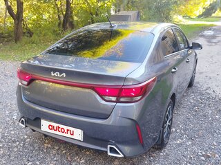 2021 Kia Rio IV Рестайлинг, серый, 1400000 рублей, вид 5