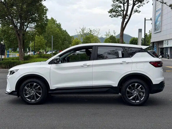 2025 Geely Coolray I Рестайлинг, белый, 1800000 рублей - вид 6