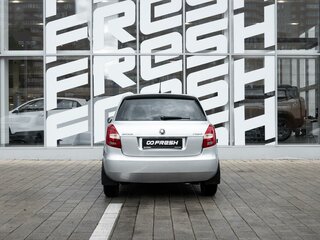2013 Skoda Fabia II Рестайлинг, серебристый, 645000 рублей, вид 4