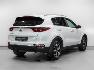 2020 Kia Sportage IV Рестайлинг, белый, 2300000 рублей, вид 5