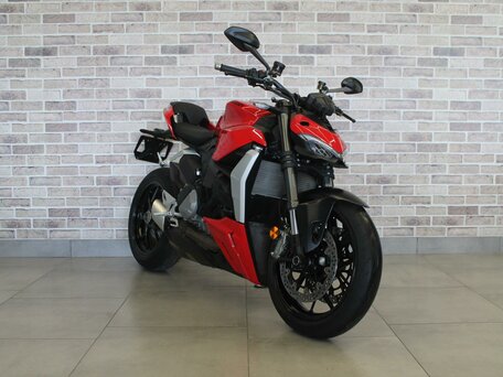 2022 Ducati Streetfighter V2, красный, 1350000 рублей, вид 1