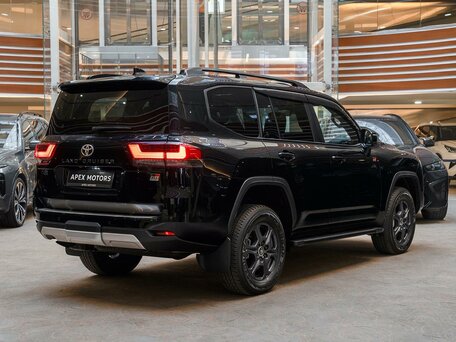 2026 Toyota Land Cruiser 300 Series, чёрный, 14390000 рублей, вид 2