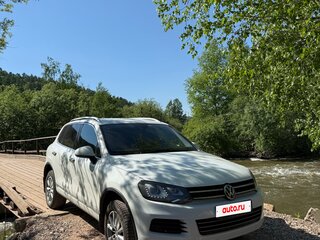 2013 Volkswagen Touareg II, белый, 2090000 рублей, вид 1