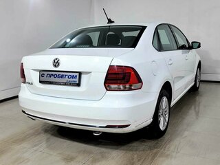 2017 Volkswagen Polo V Рестайлинг, белый, 915000 рублей, вид 4