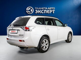 2013 Mitsubishi Outlander III, белый, 1420000 рублей, вид 4