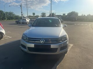 2012 Volkswagen Touareg II, серебристый, 2700000 рублей, вид 2