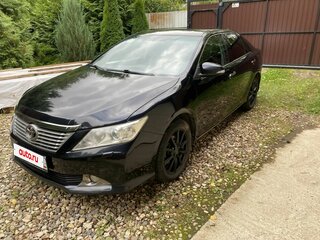 2013 Toyota Camry VII (XV50), чёрный, 1690000 рублей, вид 1