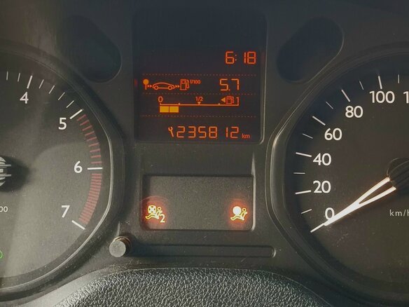 2013 Citroen C-Elysee I, серебристый, 390000 рублей - вид 10