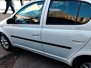 2000 Toyota Yaris I, белый, 325000 рублей, вид 5